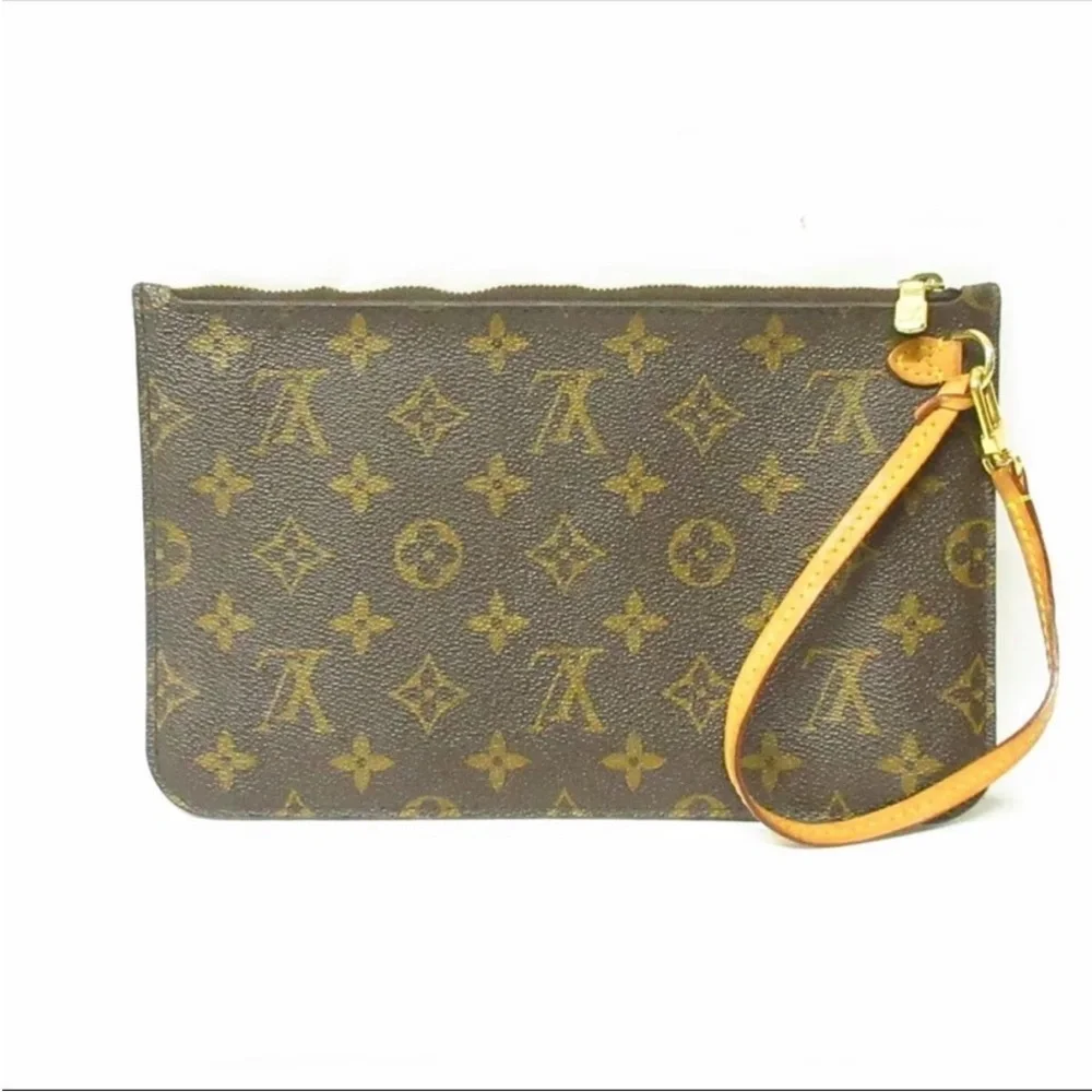 Auth LOUIS VUITTON Monogram Pouch for Accessory Brown Canvas - Picture 3 of 7